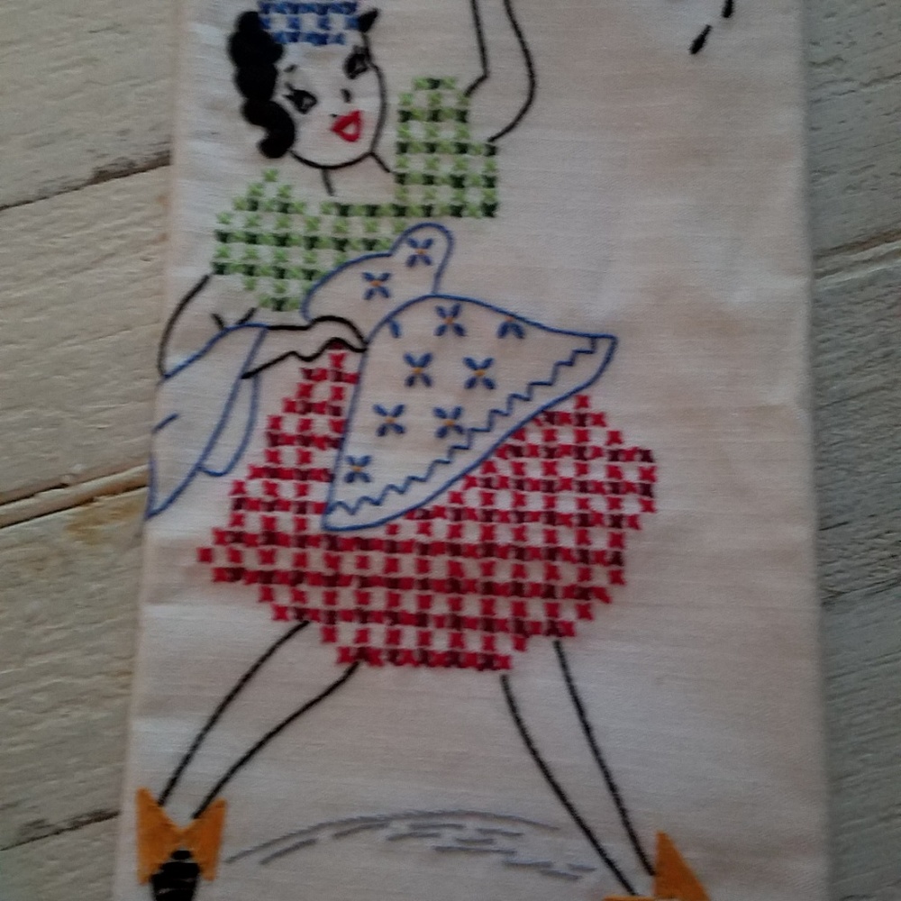 Vintage-look Italian Tea Towels Cross Stitched New - Picture 2 of 6